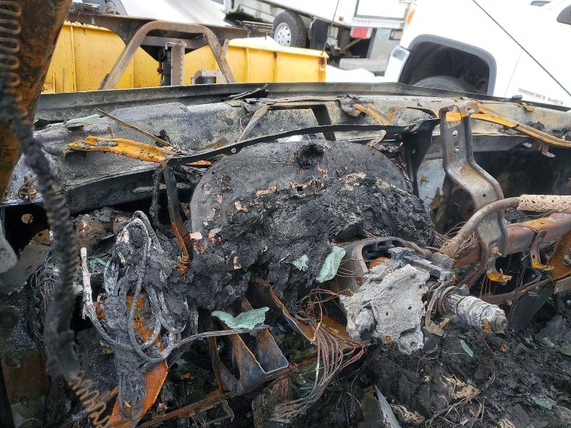 79266665 :رقم المزاد ، 1GTHK24U45E137538 vin ، 2005 Gmc Sierra مزاد بيع
