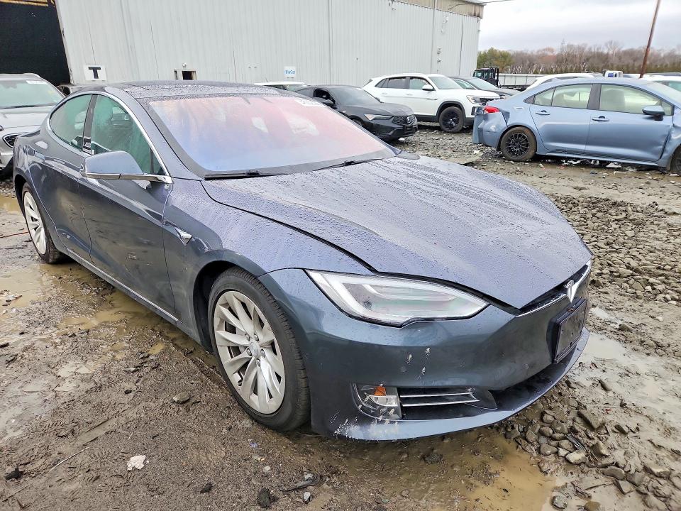 Продажа на аукционе авто 2018 Tesla Model S, vin: 5YJSA1E2XJF258115, номер лота: 46502086