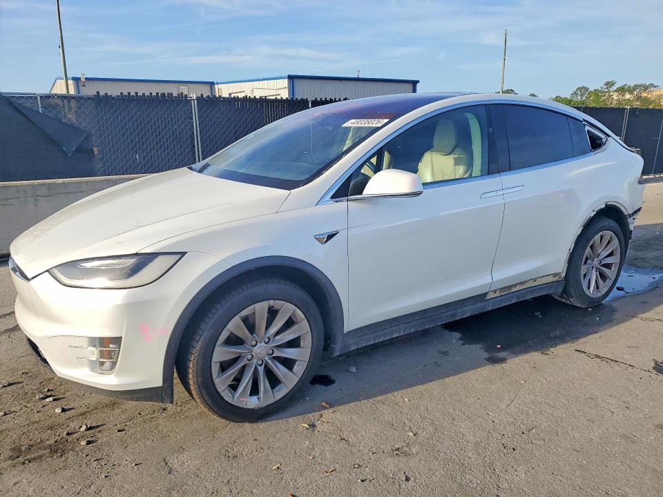 Продаж на аукціоні авто 2016 Tesla Model X, vin: 5YJXCBE2XGF027259, номер лоту: 48038026
