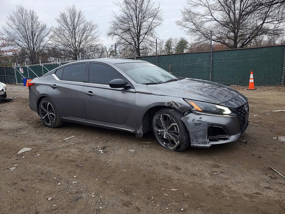 47777076 :رقم المزاد ، 1N4BL4CVXRN319250 vin ، 2024 Nissan Altima مزاد بيع