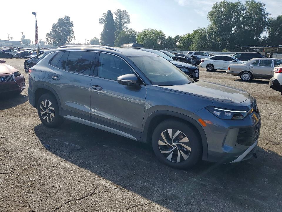 Продажа на аукционе авто 2026 Volkswagen Tiguan, vin: 3VVCR7RMXTM044379, номер лота: 47667046