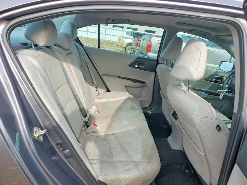 46718166 :رقم المزاد ، 1HGCR2F74HA260198 vin ، 2017 Honda 900f مزاد بيع