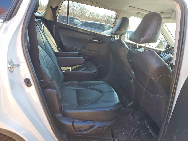45876506 :رقم المزاد ، 5TDGZRBH7MS058167 vin ، 2021 Toyota Highlander مزاد بيع