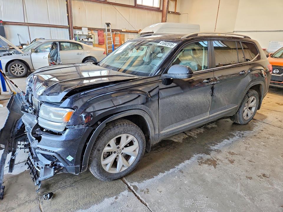 41692516 :رقم المزاد ، 1V2MR2CAXJC511317 vin ، 2018 Volkswagen Atlas مزاد بيع
