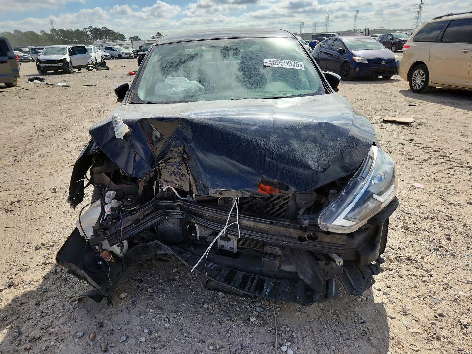 46959976 :رقم المزاد ، 3N1AB7AP6JY248833 vin ، 2018 Nissan Sentra مزاد بيع