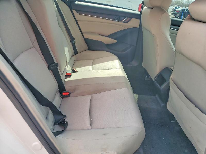 Продажа на аукционе авто 2022 Honda Accord, vin: 1HGCV1F19NA013112, номер лота: 79930755