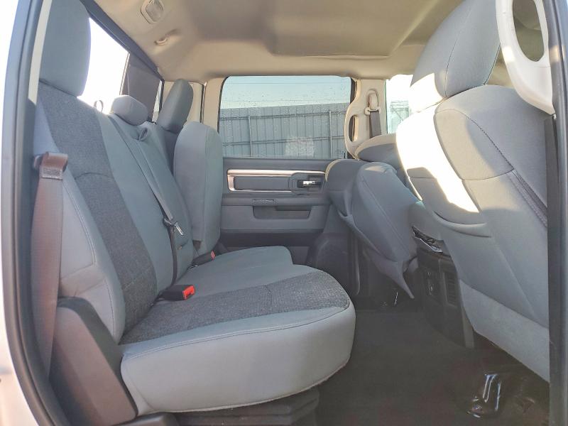 45869606 :رقم المزاد ، 1C6RR6LT2JS112642 vin ، 2018 Ram 1500 مزاد بيع