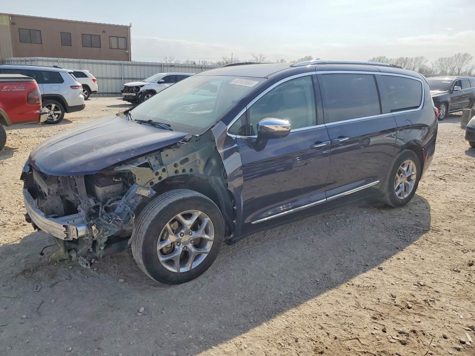 Продажа на аукционе авто 2017 Chrysler Pacifica, vin: 2C4RC1GGXHR543834, номер лота: 48147866