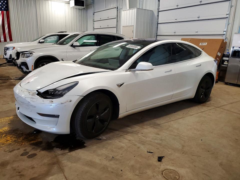 46840086 :رقم المزاد ، 5YJ3E1EB9JF122289 vin ، 2018 Tesla Model 3 مزاد بيع