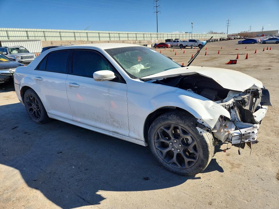 2022 Chrysler 300 მანქანა იყიდება აუქციონზე, vin: 2C3CCASGXNH177585, აუქციონის ნომერი: 79915375