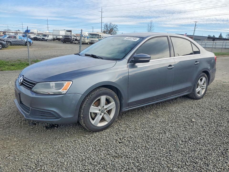 46882346 :رقم المزاد ، 3VWLL7AJ1EM378625 vin ، 2014 Volkswagen Jetta مزاد بيع