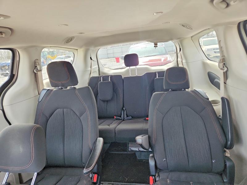 47501206 :رقم المزاد ، 2C4RC1DG0HR577267 vin ، 2017 Chrysler Pacifica مزاد بيع