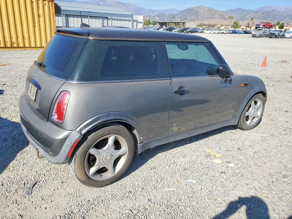 47636526 :رقم المزاد ، WMWRC33576TJ78774 vin ، 2006 Mini Cooper مزاد بيع