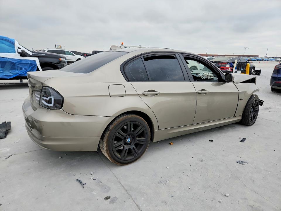 48085176 :رقم المزاد ، WBAPH7G59BNM56471 vin ، 2011 Bmw 328 مزاد بيع