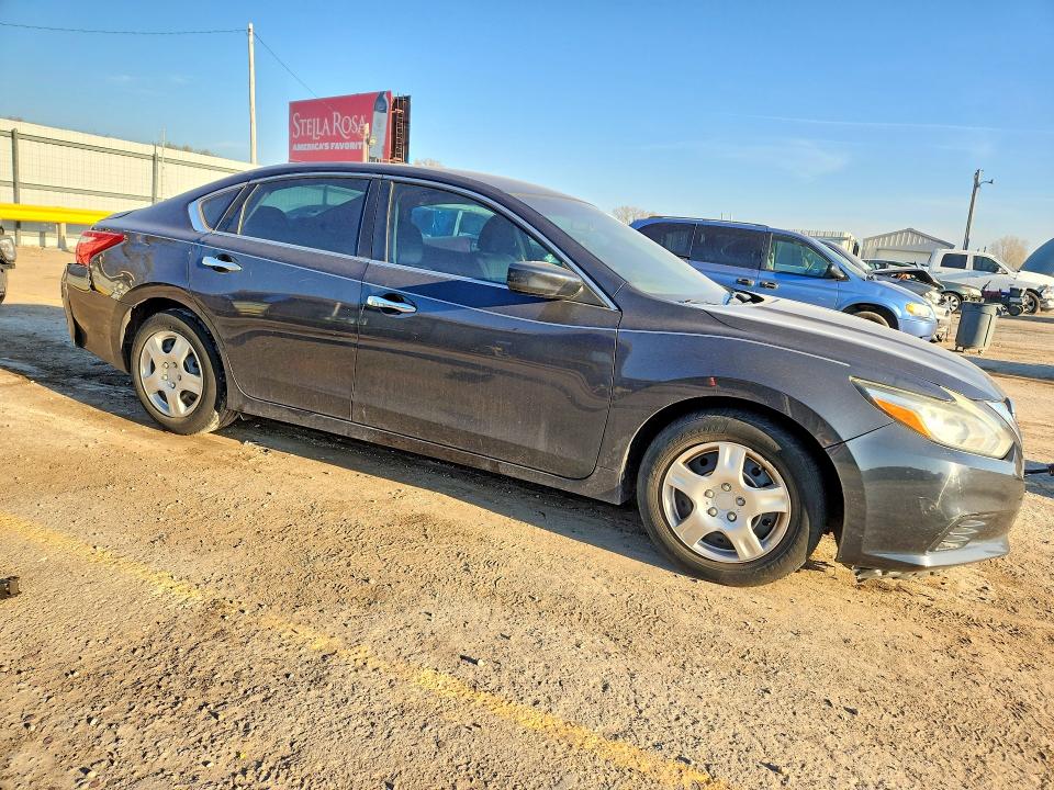 Продаж на аукціоні авто 2017 Nissan Altima, vin: 1N4AL3AP0HN334560, номер лоту: 45634746