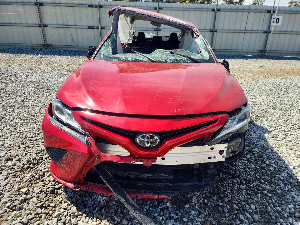 46309486 :رقم المزاد ، 4T1G11AK2LU383255 vin ، 2020 Toyota Camry مزاد بيع