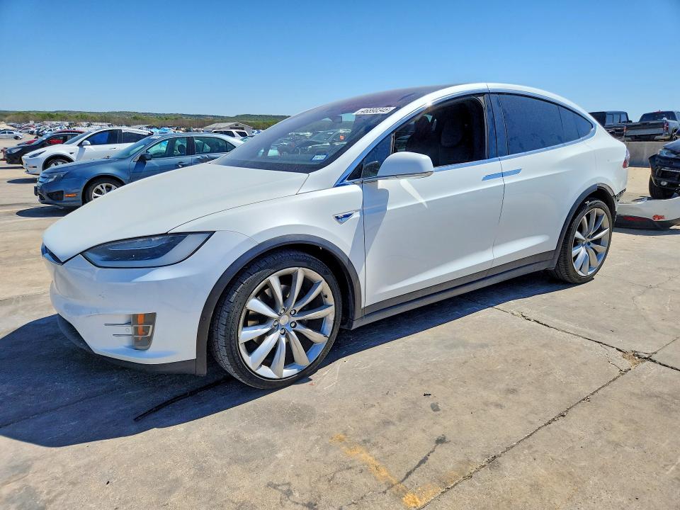 46890346 :رقم المزاد ، 5YJXCBE26GF021314 vin ، 2016 Tesla Model X مزاد بيع