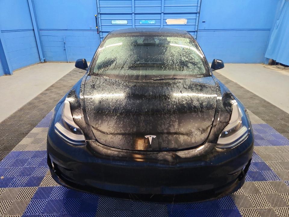 46024696 :رقم المزاد ، 5YJ3E1EA7NF372109 vin ، 2022 Tesla Model 3 مزاد بيع