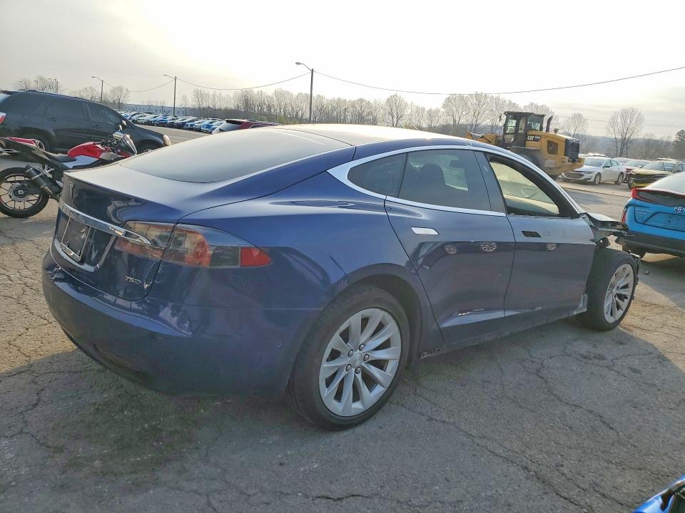 Продажа на аукционе авто 2018 Tesla Model S, vin: 5YJSA1E26JF247368, номер лота: 46199446