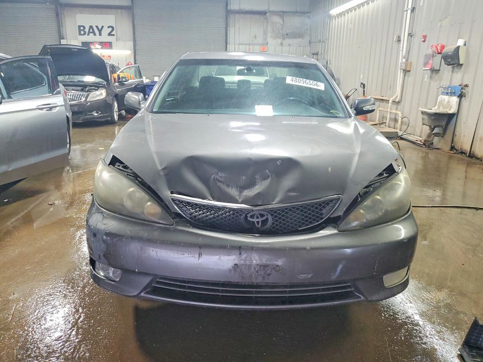 48096556 :رقم المزاد ، 4T1BE32K05U608462 vin ، 2005 Toyota Camry مزاد بيع