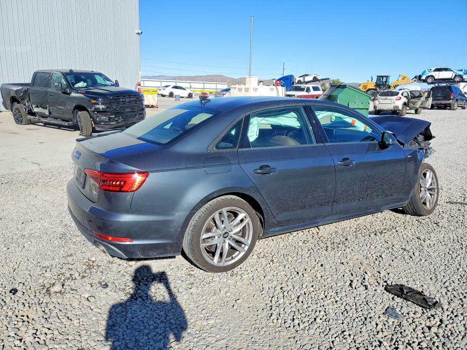 Продаж на аукціоні авто 2017 Audi A4, vin: WAUDNAF48HN041829, номер лоту: 42013946