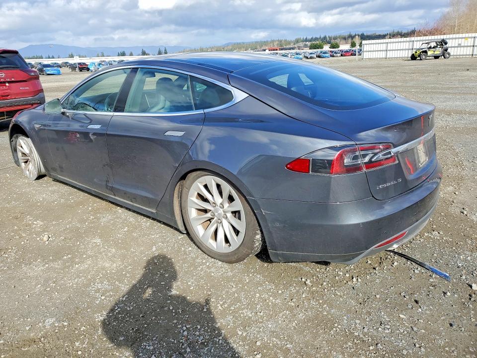 41607356 :رقم المزاد ، 5YJSA1E21GF130063 vin ، 2016 Tesla Model S مزاد بيع