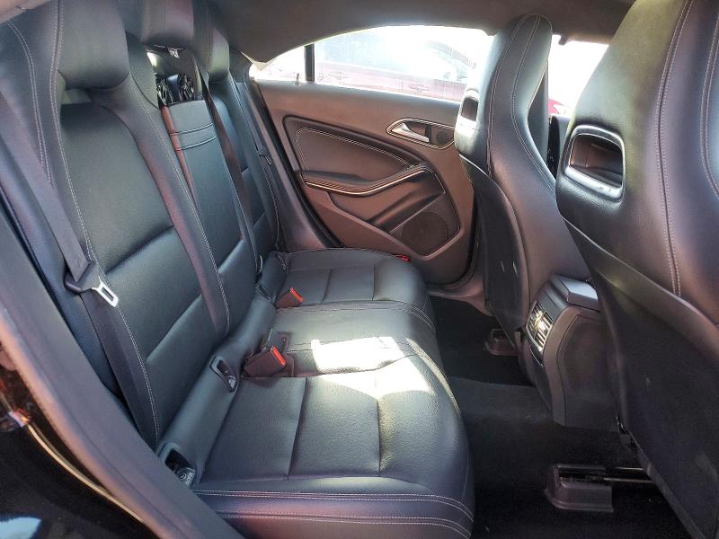 47134156 :رقم المزاد ، WDDSJ4EB2JN511131 vin ، 2018 Mercedes-benz Cla مزاد بيع