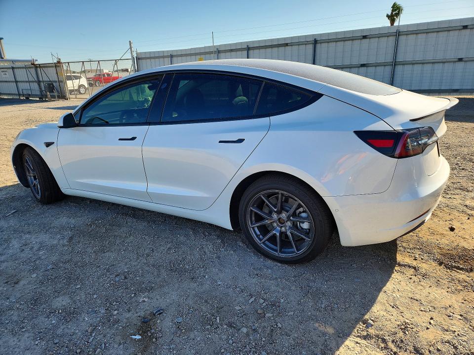 45833706 :رقم المزاد ، 5YJ3E1EB1MF995684 vin ، 2021 Tesla Model 3 مزاد بيع
