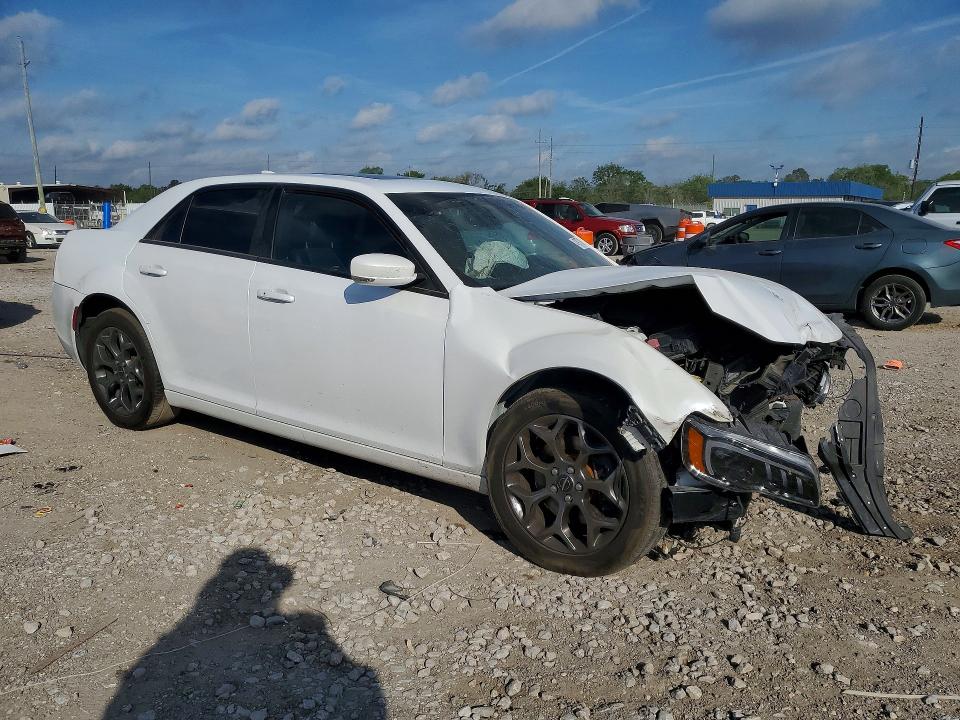 2015 Chrysler 300 მანქანა იყიდება აუქციონზე, vin: 2C3CCAGG6FH787090, აუქციონის ნომერი: 47977106