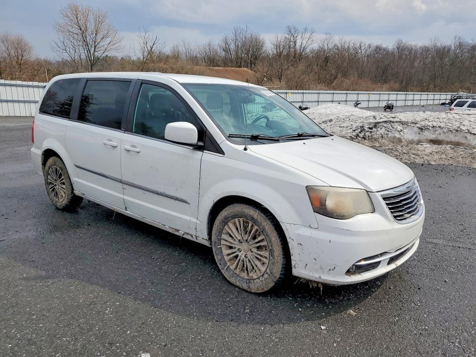 45831486 :رقم المزاد ، 2C4RC1HG8ER132636 vin ، 2014 Chrysler Town & Country مزاد بيع