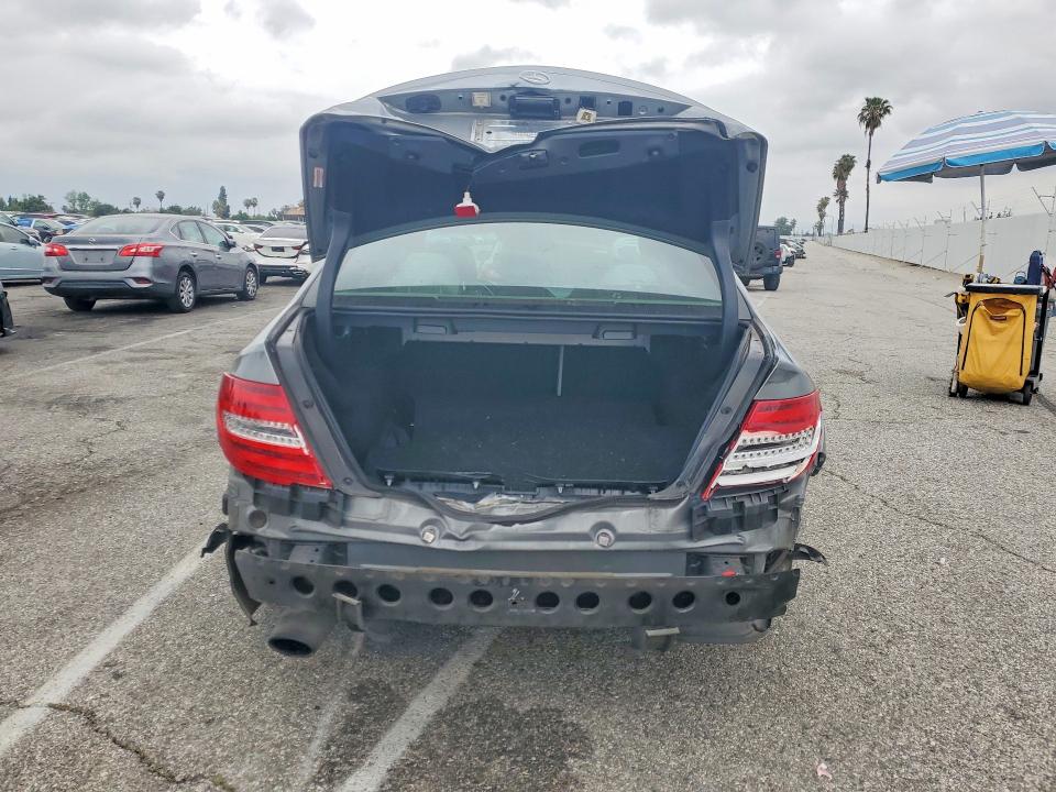 Продажа на аукционе авто 2014 Mercedes-benz C, vin: WDDGF4HB2ER306555, номер лота: 48260836