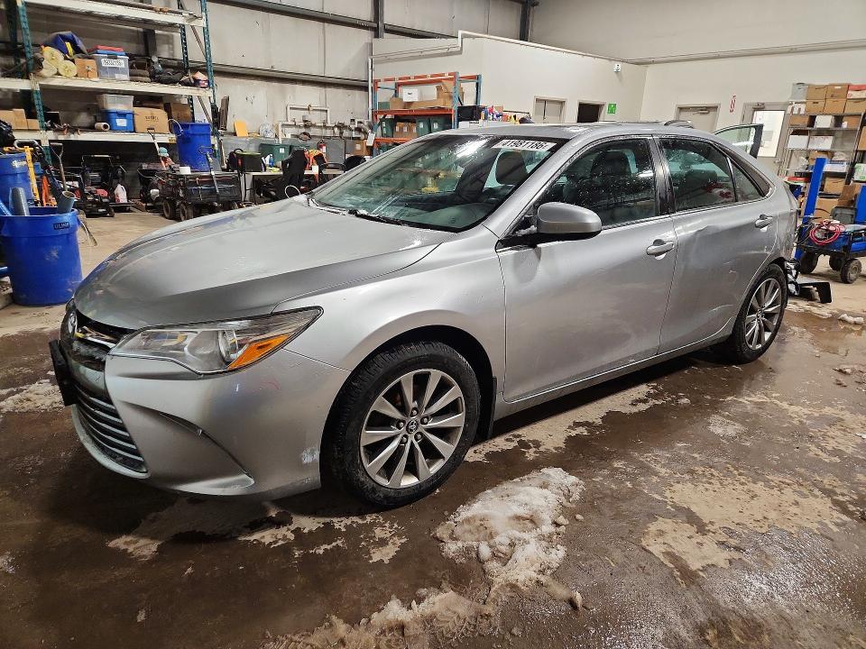 41981186 :رقم المزاد ، 4T1BF1FKXHU744100 vin ، 2017 Toyota Camry مزاد بيع