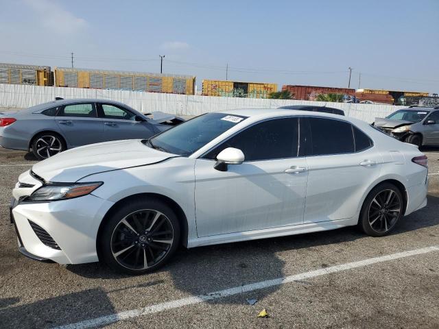 47611133 :رقم المزاد ، 4T1B61HK5JU053088 vin ، 2018 Toyota Camry Xse مزاد بيع