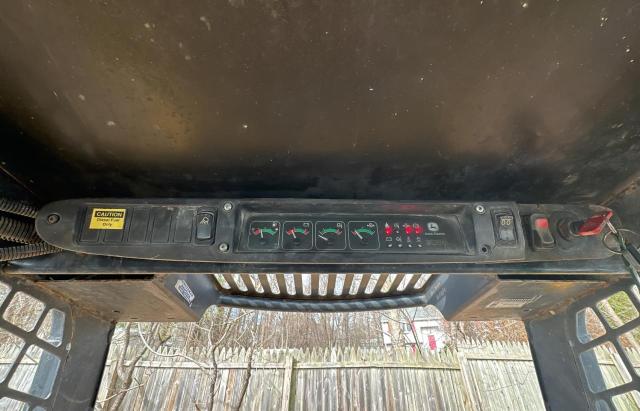 48549663 :رقم المزاد ، KV0250A250800 vin ، 2010 John Deere Skid Steer مزاد بيع