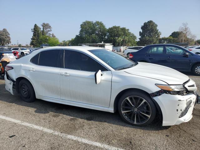 47611133 :رقم المزاد ، 4T1B61HK5JU053088 vin ، 2018 Toyota Camry Xse مزاد بيع