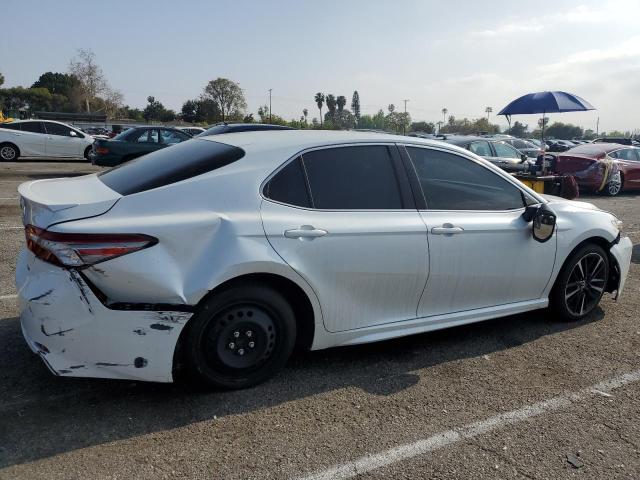 47611133 :رقم المزاد ، 4T1B61HK5JU053088 vin ، 2018 Toyota Camry Xse مزاد بيع