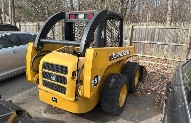 48549663 :رقم المزاد ، KV0250A250800 vin ، 2010 John Deere Skid Steer مزاد بيع