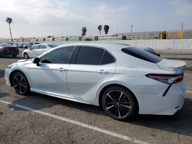 47611133 :رقم المزاد ، 4T1B61HK5JU053088 vin ، 2018 Toyota Camry Xse مزاد بيع