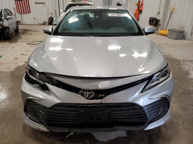 50765114 :رقم المزاد ، 4T1C11AK6MU470317 vin ، 2021 Toyota Camry Le مزاد بيع