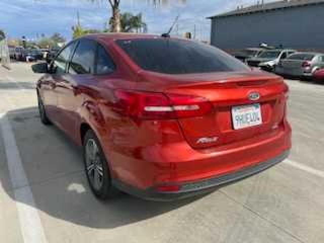 49672754 :رقم المزاد ، 1FADP3FE6JL268977 vin ، 2018 Ford Focus Se مزاد بيع