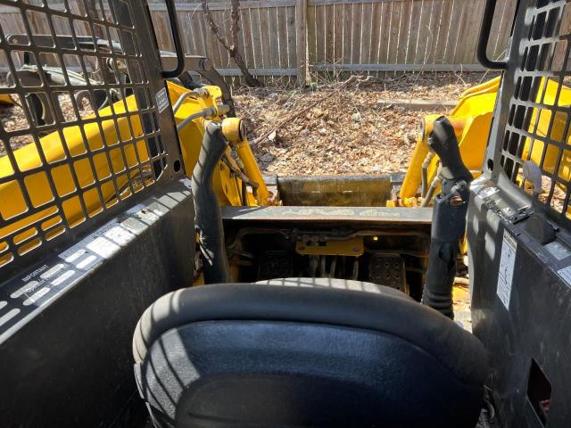 50524944 :رقم المزاد ، KV0250A250800 vin ، 2010 John Deere 250 مزاد بيع