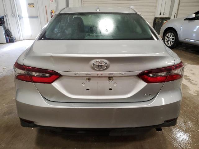 50765114 :رقم المزاد ، 4T1C11AK6MU470317 vin ، 2021 Toyota Camry Le مزاد بيع