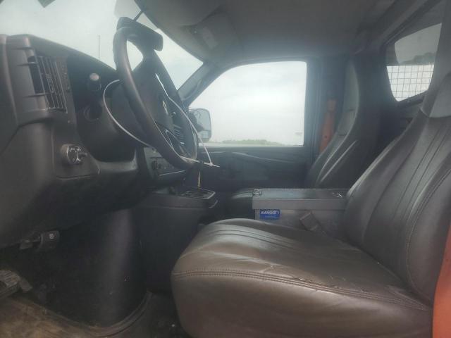 60940765 :رقم المزاد ، 1GCWGFCF6F1147077 vin ، 2015 Chevrolet Express G2 مزاد بيع