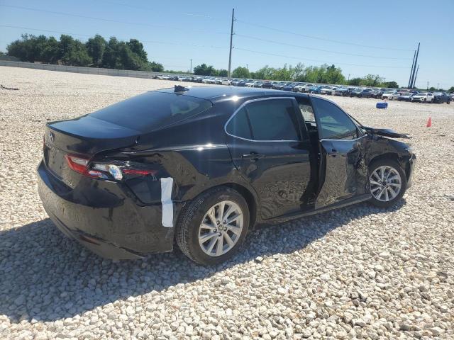 70989325 :رقم المزاد ، 4T1C11AK9NU683800 vin ، 2022 Toyota Camry مزاد بيع