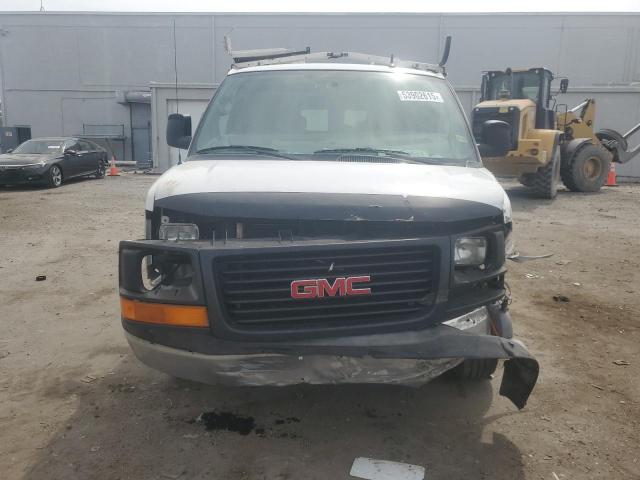 60940765 :رقم المزاد ، 1GCWGFCF6F1147077 vin ، 2015 Chevrolet Express G2 مزاد بيع