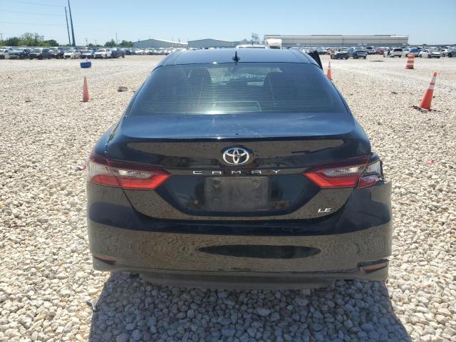 70989325 :رقم المزاد ، 4T1C11AK9NU683800 vin ، 2022 Toyota Camry مزاد بيع