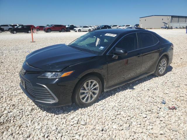 70989325 :رقم المزاد ، 4T1C11AK9NU683800 vin ، 2022 Toyota Camry مزاد بيع