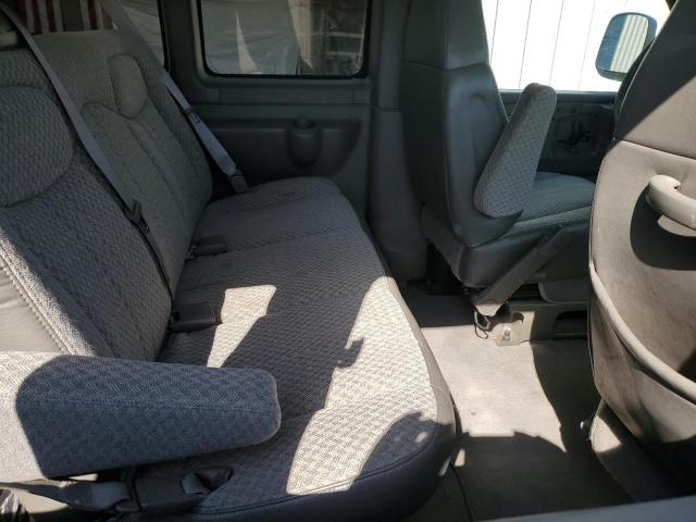 52363035 :رقم المزاد ، 1GJHG39U431236373 vin ، 2003 Gmc Savana مزاد بيع