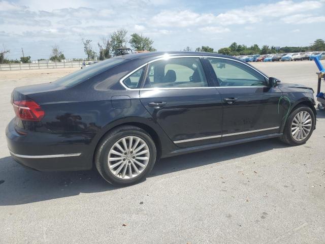 54512245 :رقم المزاد ، 1VWBT7A37HC034137 vin ، 2017 Volkswagen Passat مزاد بيع