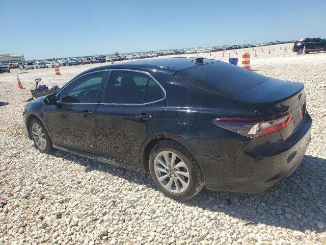 70989325 :رقم المزاد ، 4T1C11AK9NU683800 vin ، 2022 Toyota Camry مزاد بيع